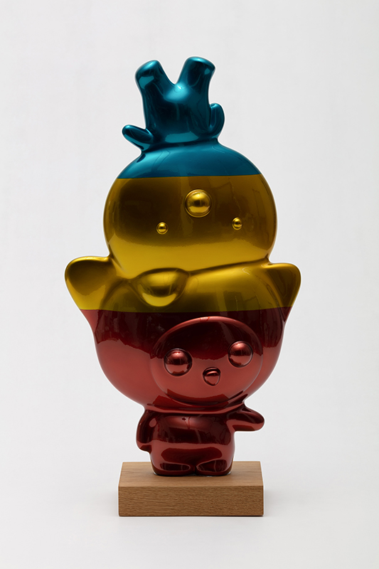 Clo and Odie-Candy Festival, 33x20x63cm, candy paint on resin, 2023.jpg