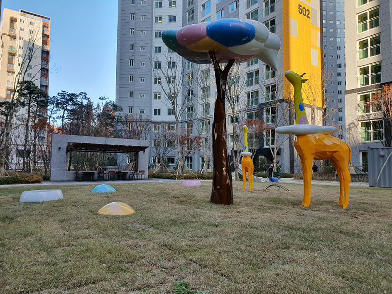 106  In search of the scent of time - Cloud Giraffe, 5,100x2,450x4,500mm, stainless steel, 2019 (I-Park, Godeok).jpg
