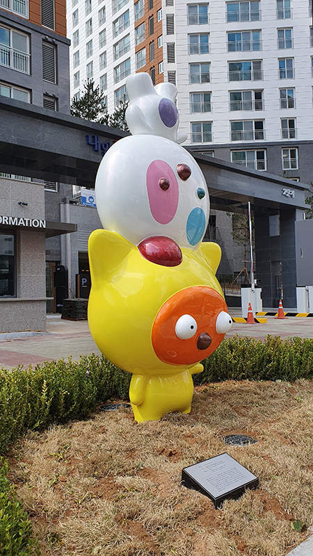 112 How Clo and Odie see the World, 1,300x730x2,500mm, stainless steel, 2020 (Naeane county-Wonju).jpg